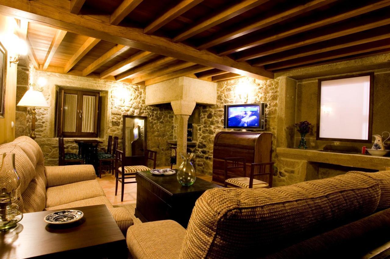 Duerming Fogar Do Selmo Guest House Rois Bagian luar foto