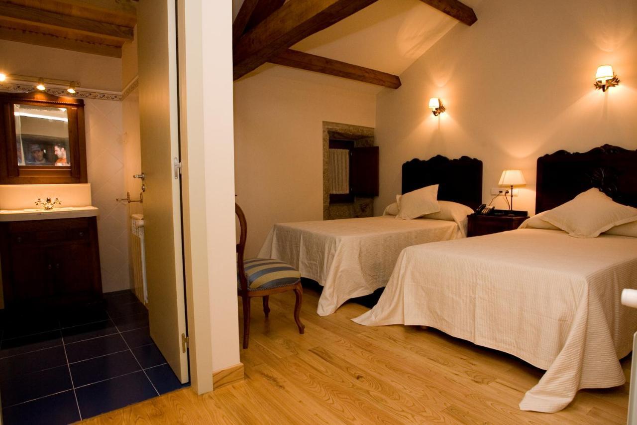 Duerming Fogar Do Selmo Guest House Rois Ruang foto
